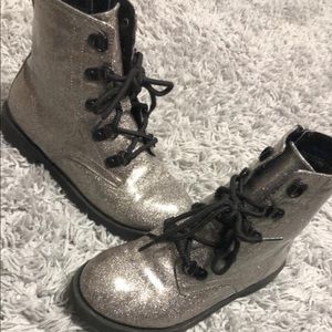 Girls size 1 combat boots